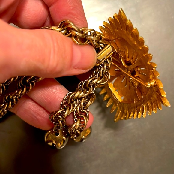 Vintage Crown Trifari C Heavy Gold Tone Neck/brch - Picture 7 of 7